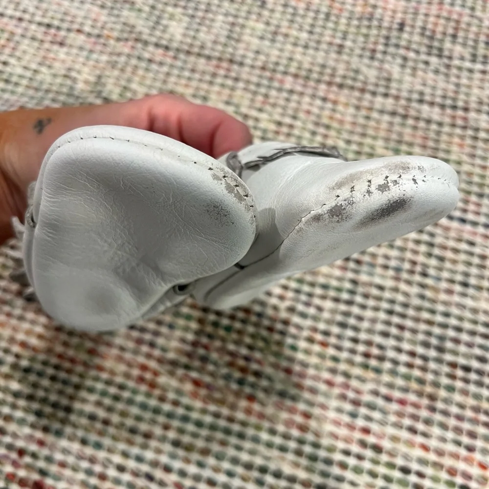 Freshly Picked White Fringe Leather Baby Moccasins Sz Infant 3